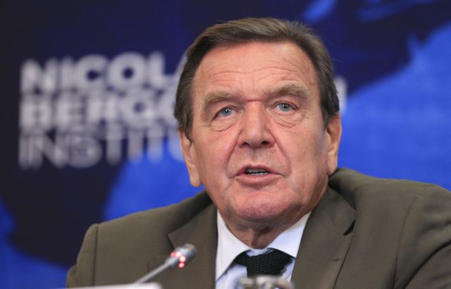 Να σταματήσει η ρητορική εναντίον της Ελλάδας ζητά από τους Γερμανούς ο Σρέντερ